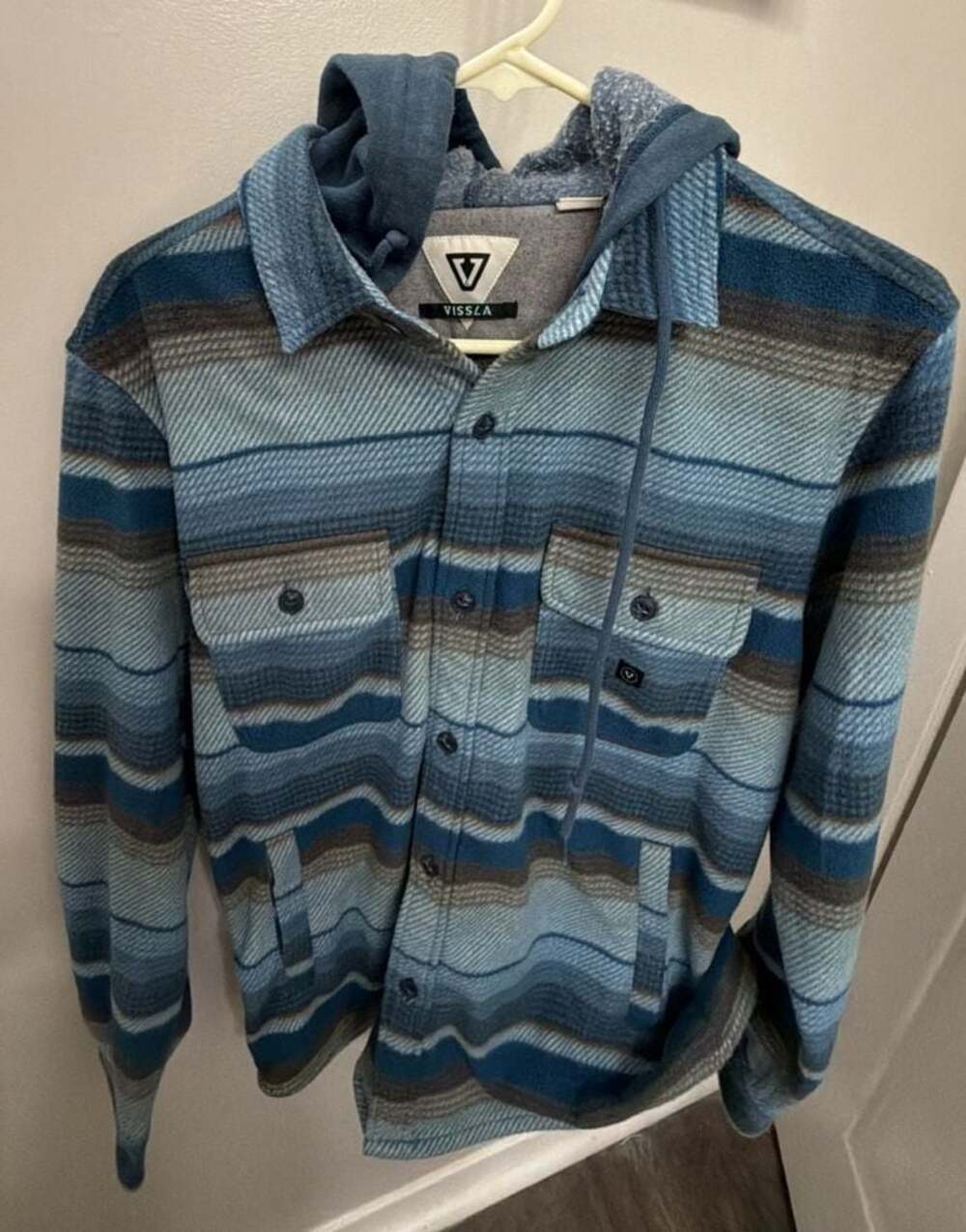 Vissla Eco-Zy Shirt Jacket Men’s Small Blue Stripe Hooded Polar Fleece Flannel